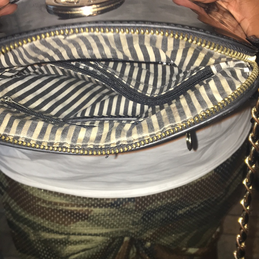 Purse - Picture 3 of 3